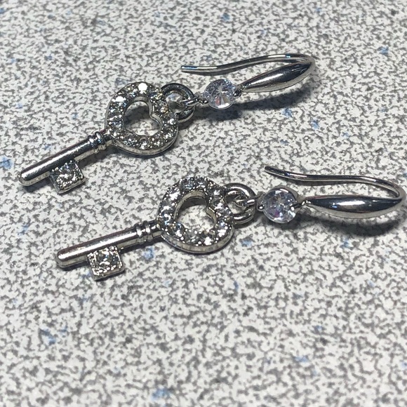 KEY earring with beautiful rhinestone hooks, NWOT - Picture 7 of 10